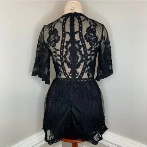 Honey Punch Women's Artemis Black Embroidered Lace Romper Size Small - Picture 4 of 10